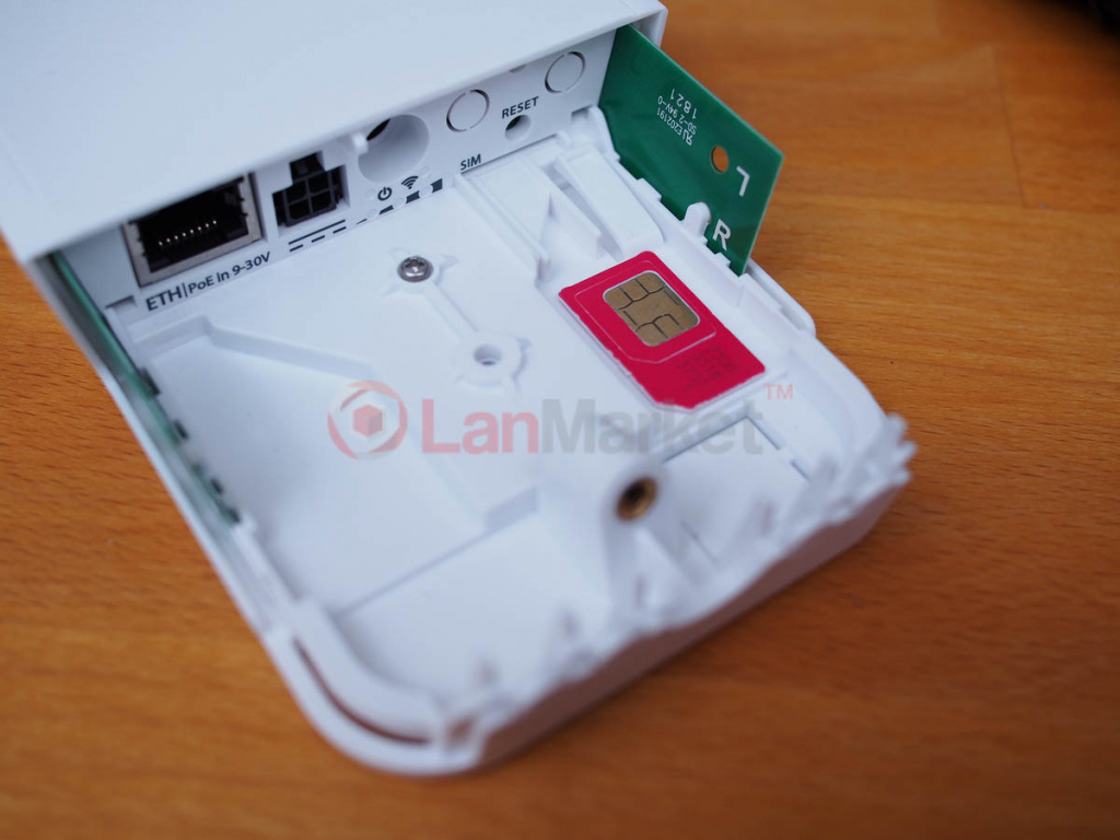 section1_wap_lte_kit_review_pic16_sim_inserting.jpg